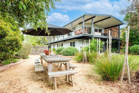 Evans Beach Retreat - Nelson Bay Accommodation.com 0