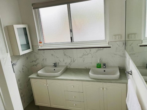 Executive Central Home - Accommodation Nelson Bay 2