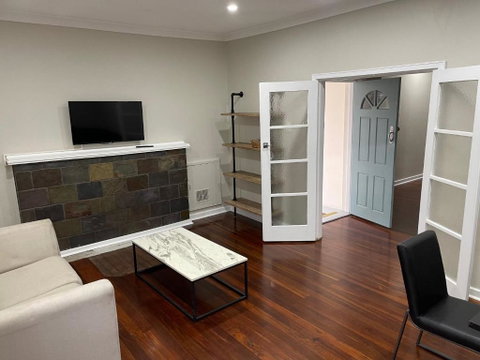 Executive Central Home - Accommodation Nelson Bay 3