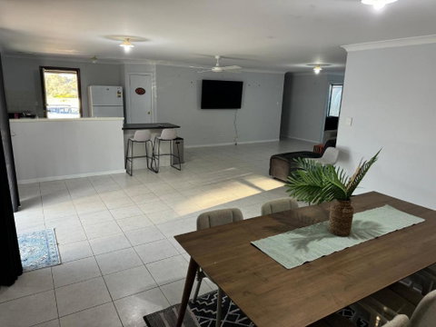 Executive Escape 4 Bedroom Home - Accommodation Nelson Bay 2
