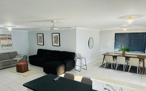 Executive Escape 4 Bedroom Home - Accommodation Nelson Bay 3