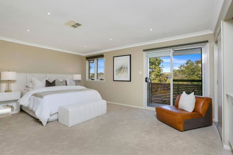 Entire Home In Park Central - Family-Friendly Getaway - Walk To Parks, Shops And Transport In Macarthur - Accommodation Nelson Bay 1