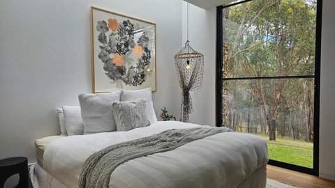 Gabion Hill House Glenlyon - Accommodation Nelson Bay 2