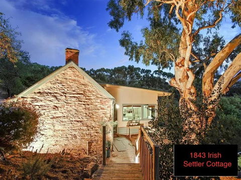 Galway Cottage - Accommodation Nelson Bay 0