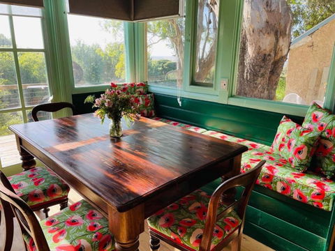 Galway Cottage - Accommodation Nelson Bay 3