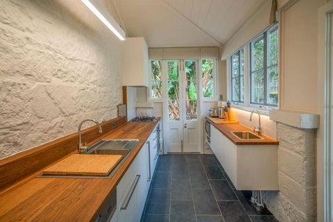 Gardeners Cottage - Accommodation Nelson Bay 1