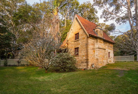 Gardeners Cottage - Accommodation Nelson Bay 3