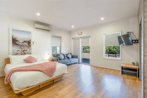 Gawler Townhouses 1b - Accommodation Nelson Bay 2