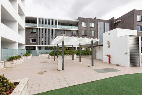 GLAD1 - Monash Rd - Gladesville - Accommodation Nelson Bay 1