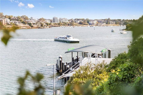 GLAD1 - Monash Rd - Gladesville - Accommodation Nelson Bay 3