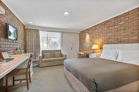 Golden Square Motor Inn - Accommodation Nelson Bay 1