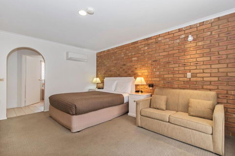 Golden Square Motor Inn - Accommodation Nelson Bay 0