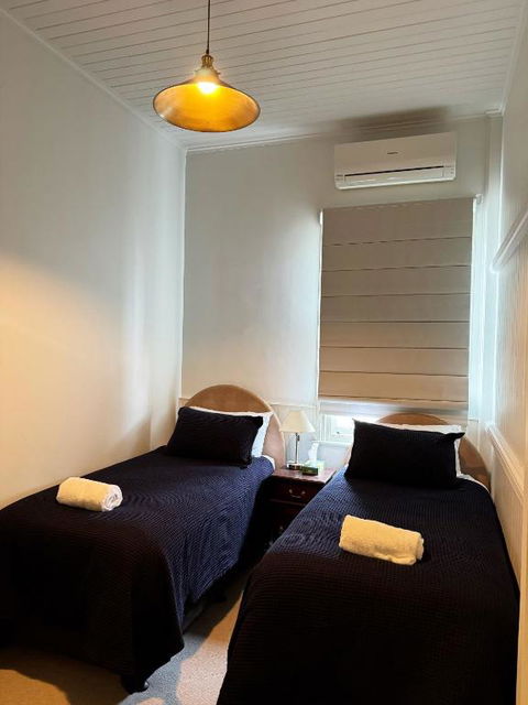 Grand Old Crow Hotel - Accommodation Nelson Bay 1
