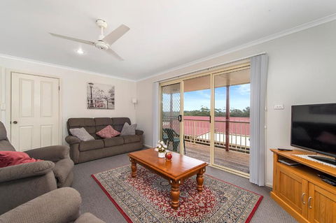 H1211 Mission Terrace Lakewood Heights Estate - Accommodation Nelson Bay 1