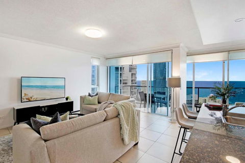 HIGH FLOOR GUARANTEE - 3 Bedroom Plus Study Apartments At Chevron Renaissance - Self Contained & Privately Managed - Wow Stay - Accommodation Nelson Bay 1