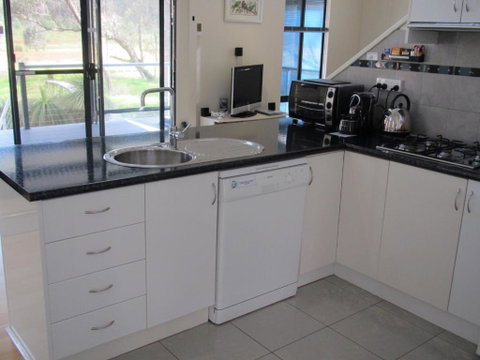 Hidden Grove Retreat - Accommodation Nelson Bay 1