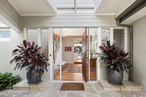Hidden Oasis - Ocean Views - Accommodation Nelson Bay 1
