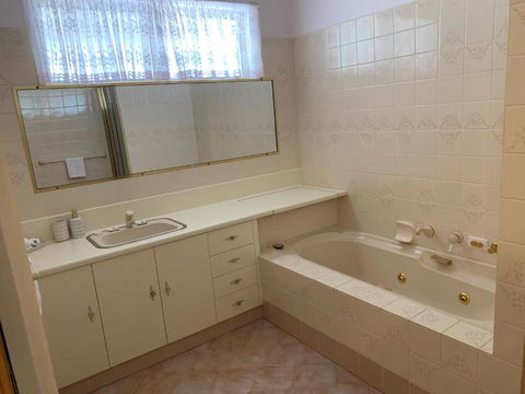 Hockey Manor - Accommodation Nelson Bay 3
