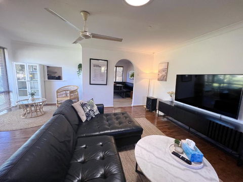 Humble & Homely - Nelsons Bay Accommodation 0