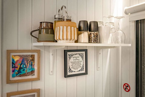 Hunters Inn By Tiny Away - Nelson Bay Accommodation.com 3