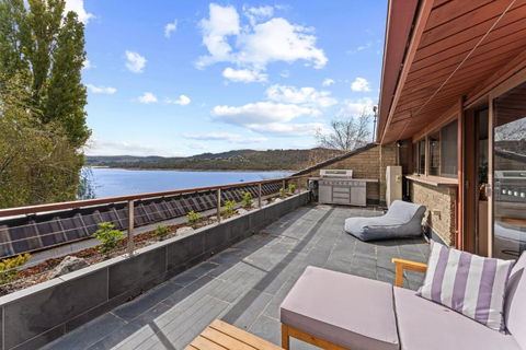Ibis On Lake Jindabyne - Accommodation Nelson Bay 1