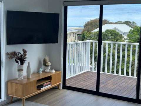 Iconic Beach House On Bruce - Accommodation Nelson Bay 2