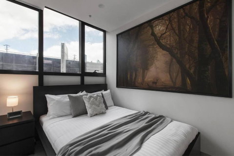 Iconic Southbank Locale Meets Modern Comfort - Accommodation Nelson Bay 1