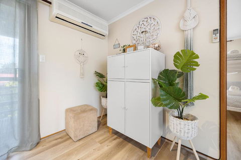 INVERLOCH - 2 Separate Houses In One! - Accommodation Nelson Bay 3