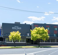 Adelaide Royal Coach - Accommodation Nelson Bay