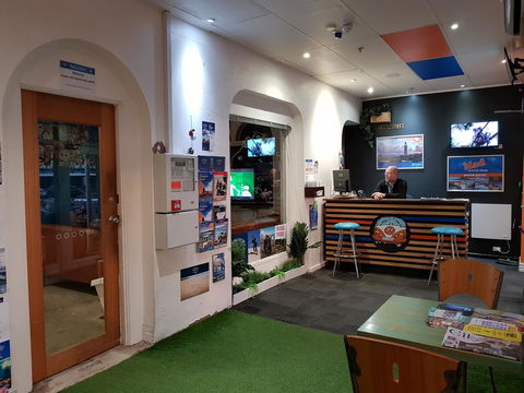 Adelaide Travellers Inn Backpackers Hostel - Nelsons Bay Accommodation 2