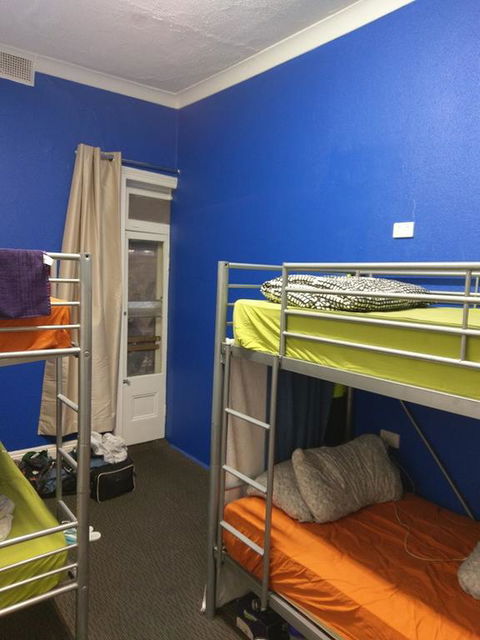 Adelaide Travellers Inn Backpackers Hostel - Nelsons Bay Accommodation 3