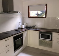 Airlie Getaway Unit 3 - Accommodation Nelson Bay