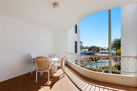 Alex Headland Beachfront - Accommodation Nelson Bay 2