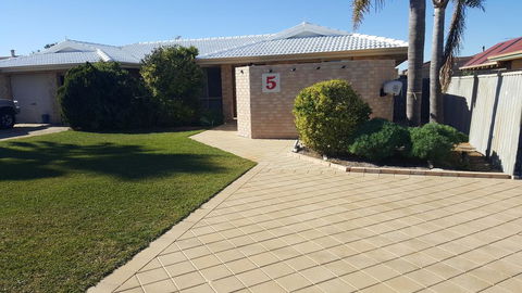 Alexander Drive B & B - Accommodation Nelson Bay 2