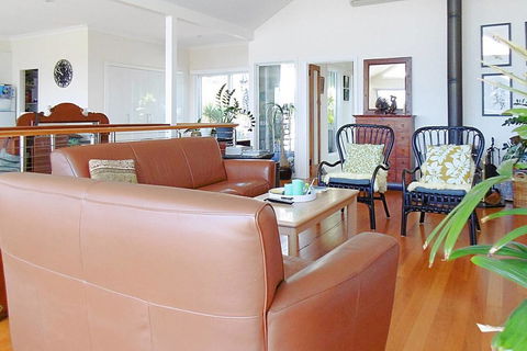 Allure - Accommodation Nelson Bay 2