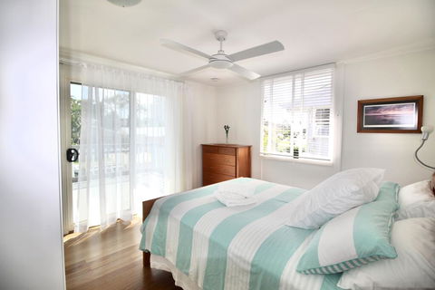 Aloha Alex Beach House Pet-friendly- 450m To The Beach - Accommodation Nelson Bay 0