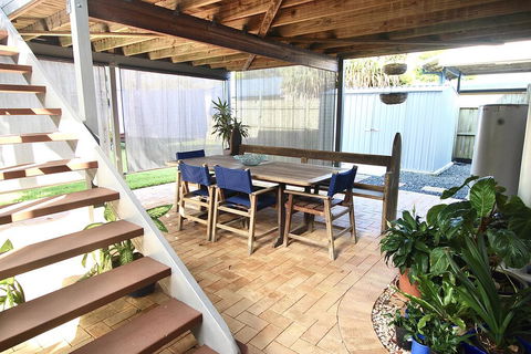 Aloha Alex Beach House Pet-friendly- 450m To The Beach - Accommodation Nelson Bay 1