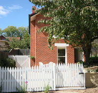 Annies Garden Cottage - Accommodation Nelson Bay