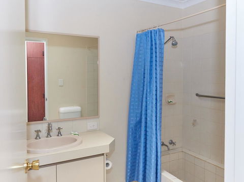 API Preston Beach Front Apartments - Nelsons Bay Accommodation 3