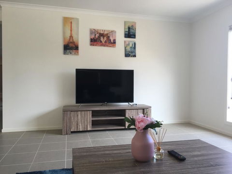 Apple House Point Cook - Accommodation Nelson Bay 1