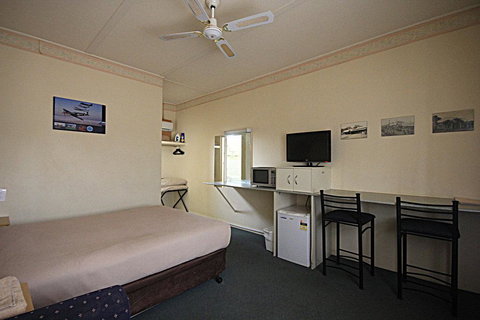 Aromet Motor Inn - Nelsons Bay Accommodation 1