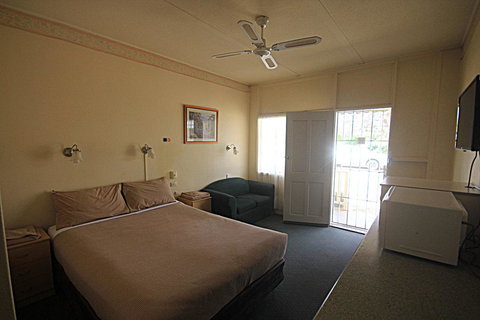 Aromet Motor Inn - Nelsons Bay Accommodation 2