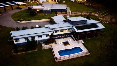 Luxury Mandalong Mansion With Pool & Spa - Accommodation Nelson Bay 0