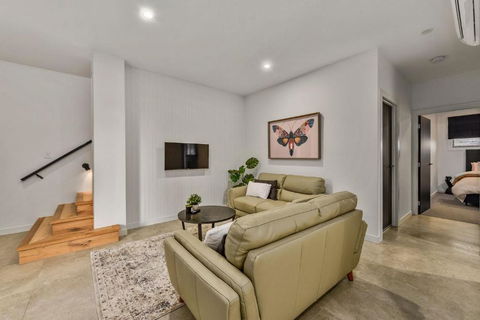 Luxury On Holland Kingston SE - Nelsons Bay Accommodation 3