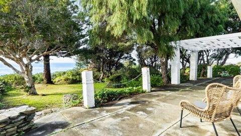 Maizies View - A Hidden Gem - Nelsons Bay Accommodation 2