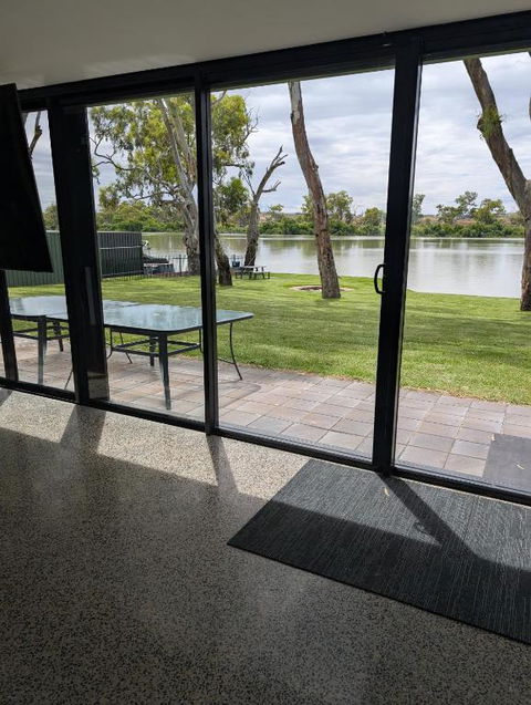 Mannum River Rentals - Nelsons Bay Accommodation 2