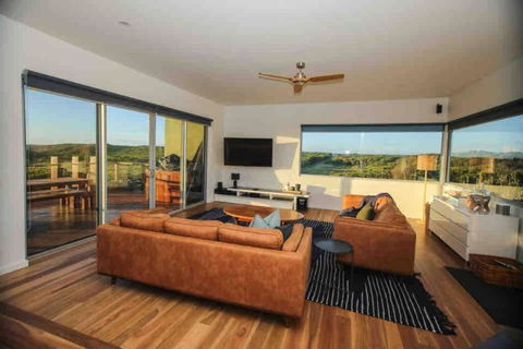 Martyrs Lookout - Luxury Accommodation - Accommodation Nelson Bay 2