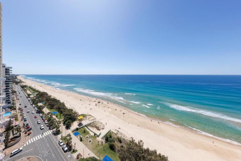 Meriton Suites Surfers Paradise - Accommodation Nelson Bay 3