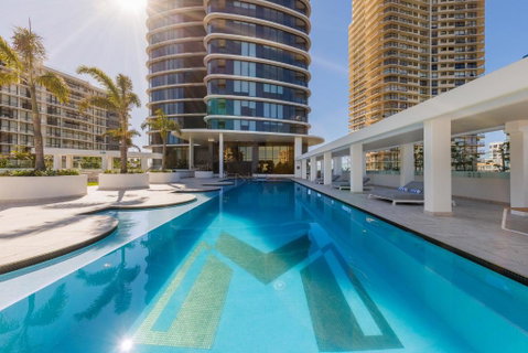 Meriton Suites Surfers Paradise - Accommodation Nelson Bay 1