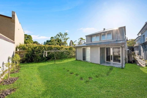 Modern Self-contained Studio At Crows Nest - Accommodation Nelson Bay 0